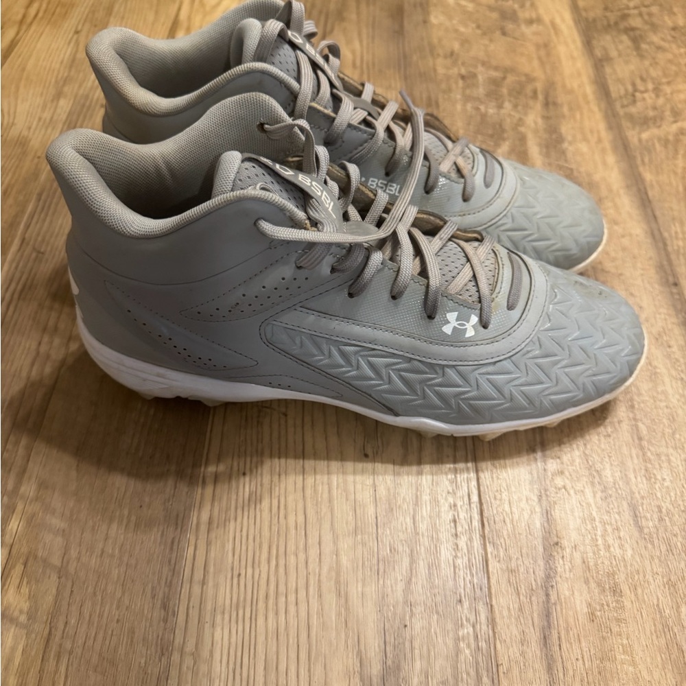 Under Armour Gray Athletic Shoes